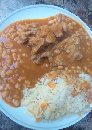 Una foto de Frijol blanco con espinazo de cerdo