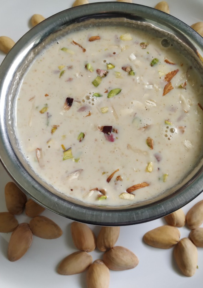 டேட்ஸ், நட்ஸ் கீர் (dates nuts gheer recipe in tamil) செய்முறை முக்கிய புகைப்படம்