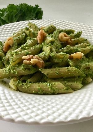A picture of Vegan kale and avocado pesto pasta.