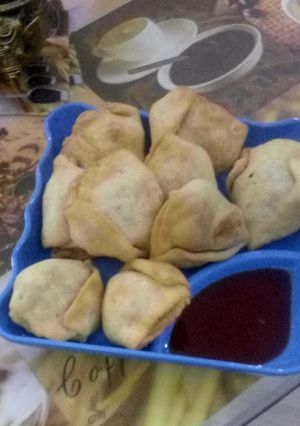 A picture of Instant mini samosa.