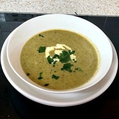 My Creamy Spinach, Potato & Broccoli Soup 🤗#Mysterybox#Seasonal A picture of My Creamy Spinach, Potato & Broccoli Soup 🤗#Mysterybox#Seasonal.