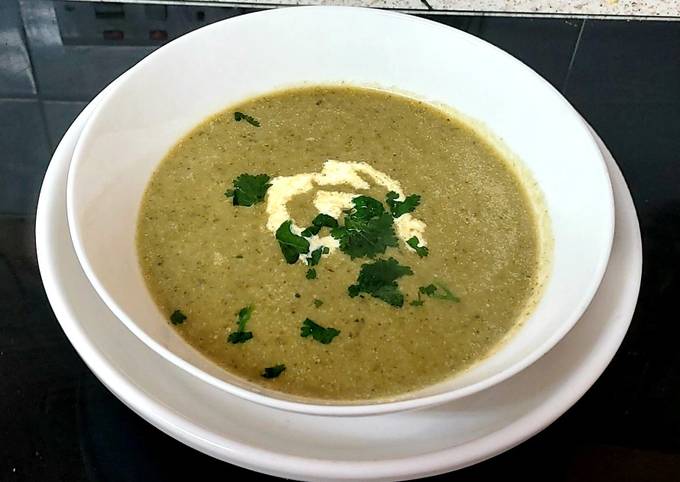 Steps to Prepare Homemade My Creamy Spinach, Potato & Broccoli Soup
🤗#Mysterybox#Seasonal