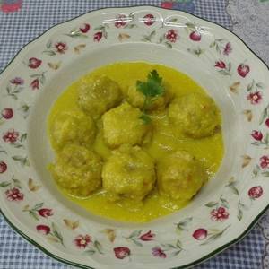 Albóndigas de ternera y verduras en salsa de almendras. Ayudando de Thermomix