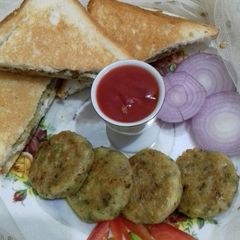 A picture of Delicious potato sandwich.