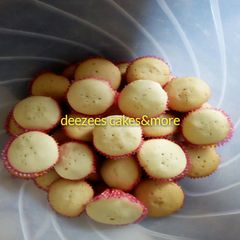 A picture of Yummy cup cakes.