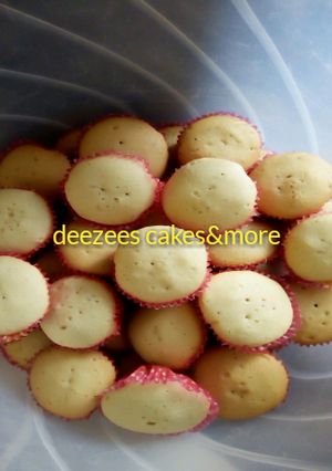 A picture of Yummy cup cakes.