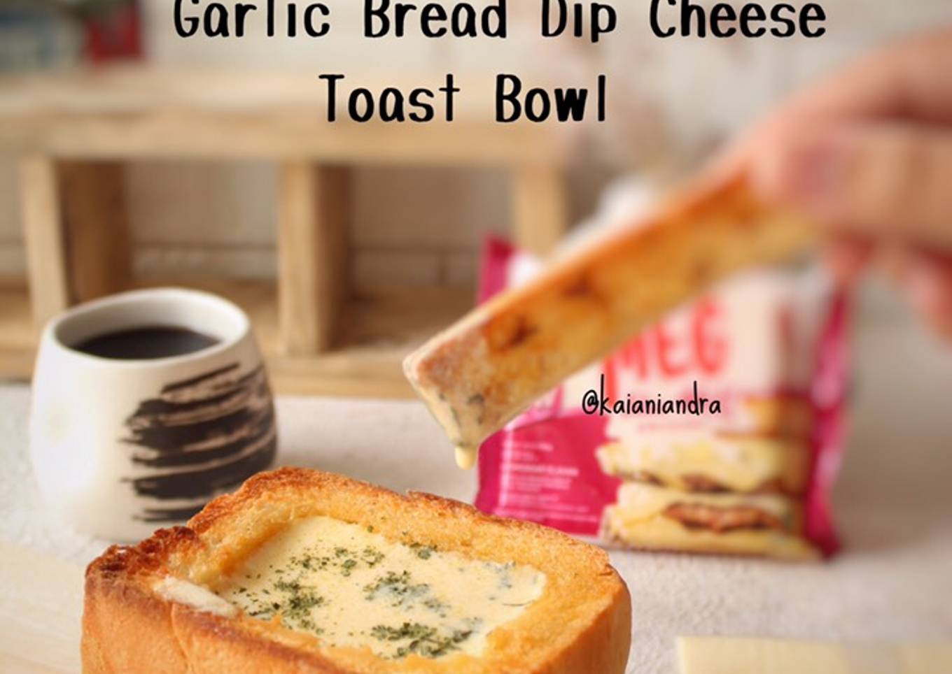 Garlic Bread Dip Cheese Toast Bowl