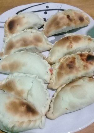 Una foto de Empanadas de choclo y pollo
