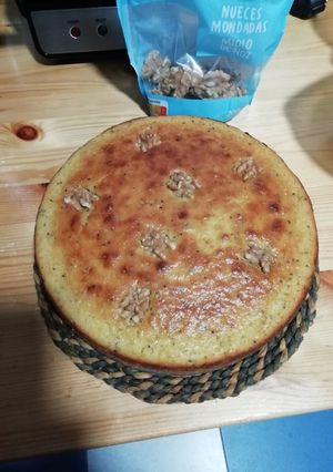 Una foto de Bizcocho de kiwi y nueces