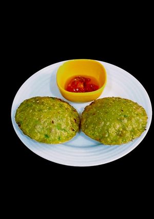 A picture of Green Peas Masala Poori.