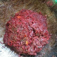 A picture of Beet and carrot bhaji.