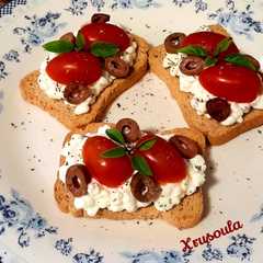 2️⃣3️⃣Ελαφρύ πρωινό με φρυγανιές, cottage cheese, ντοματίνια κι ελιές-レシピのメイン写真