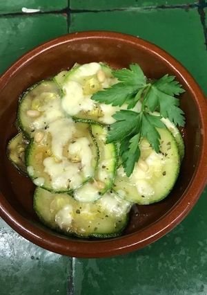 Una foto de Calabacitas con piñones