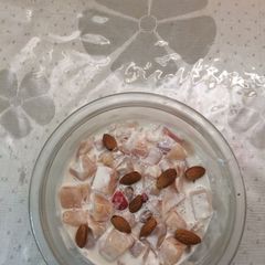 A picture of Chilled mixed fruit cream.