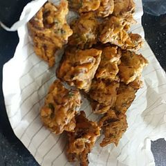 A picture of Street style pakoray.
