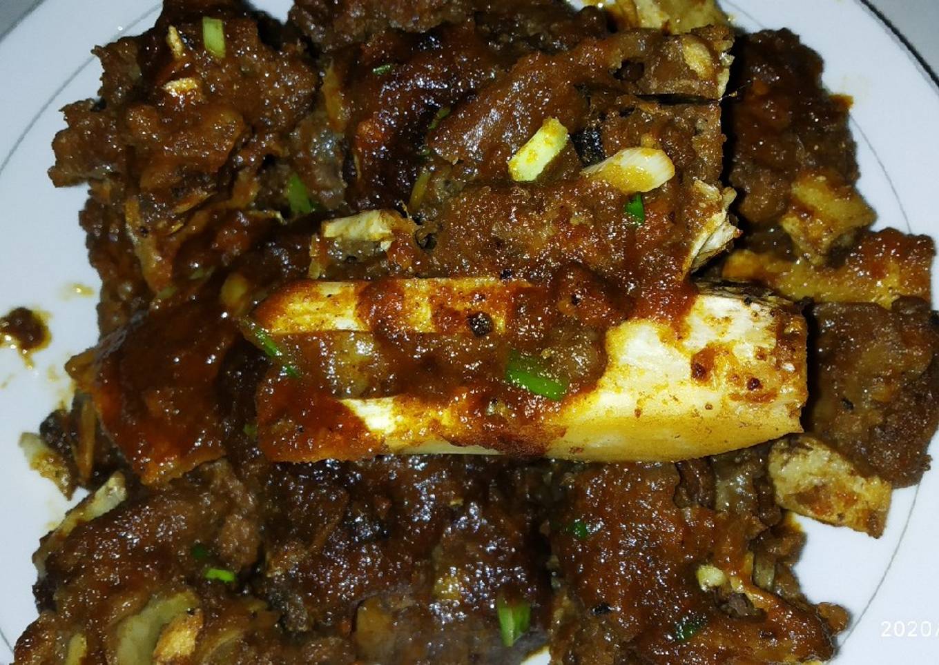 Daging dan tulangan sapi bumbu kecap