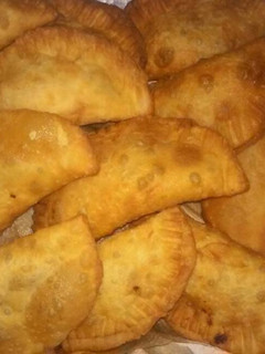 Una foto de Empanadas de carne fritas😀