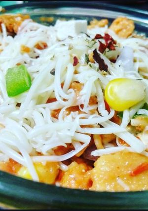 A picture of Pizza Cheese Bhel.