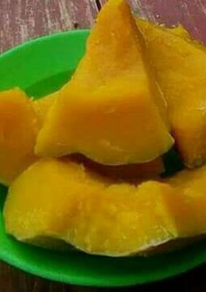 A picture of Boiled pumpkins.