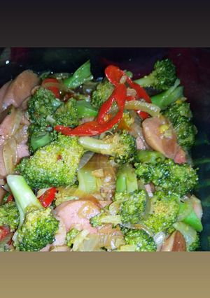 Foto resep Oseng brokoli sosis simple