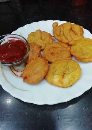 A picture of Potato Pakoda.
