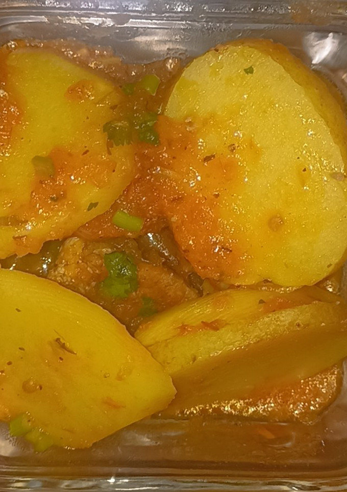 Una foto de Pollo en salsa de tomate