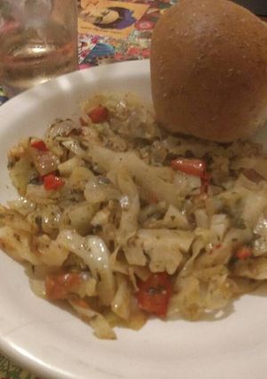 Una foto de Ensalada caliente de repollo