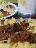 بروشات لحم مشوية🥩🥩 في الطاجين 🤤🤤 مع بطاطا مقلية 🍟