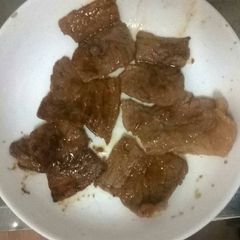 A picture of Fried beef.