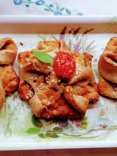 Kolbászos - sajtos teljes kiőrlésű magvas virág 🌺🌸🌺 recept fotója