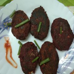 A picture of Home Made Beet Root Cutlet.