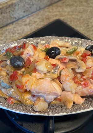 Una foto de Cremoso de salmón y langostinos