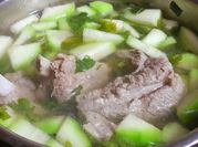 Hình ảnh của sườn, bí xanh