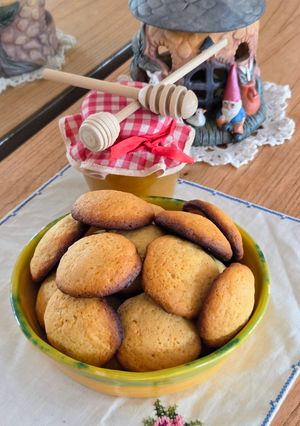 Una foto de Galletitas Sencillas de Miel (Otras) 🍯Con Mantequilla 🧈 Fáciles 🐝Solo 6 Ingredientes Simples 🥚