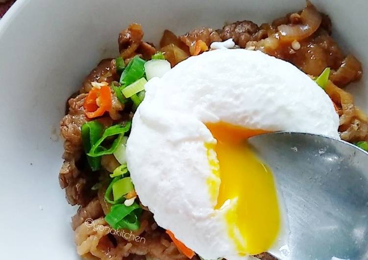 Langkah Mudah untuk Membuat Beef Bulgogi + Poached Egg yang Bikin Ngiler