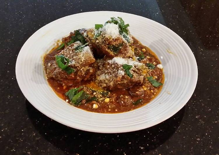 Get Lunch of Tuscan Style Braised Beef Short Ribs