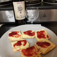 A picture of My Crackers Cheese and rassberry Jam 💖.