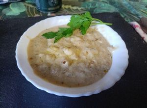 Foto principal de Porrada, crema de puerros en salsa de almendras