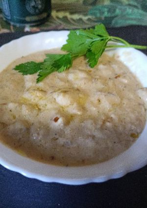Foto principal de Porrada, crema de puerros en salsa de almendras