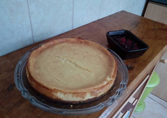 Easiest Way to Prepare Fancy New york style Cheesecake with berry reduction for Lunch Recipe