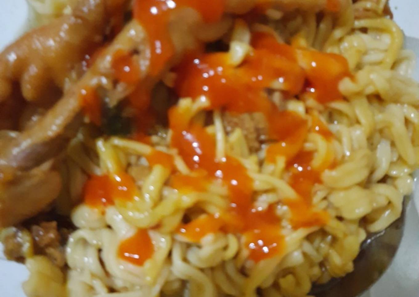 Mie Telur Ceker Ayam
