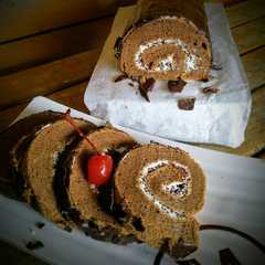 รูปของ Chocolate chiffon swiss roll
