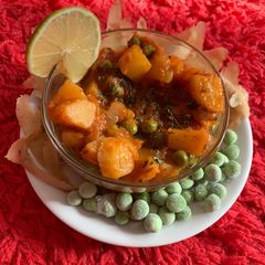 A picture of Aloo matar Restaurant style.