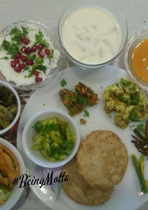 A picture of Gujarati Thali Platter.