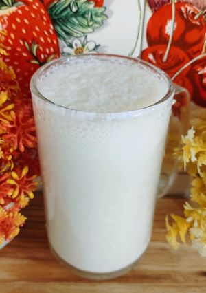 A picture of Apple Shake 🍎🥛🧊🥛🍎.