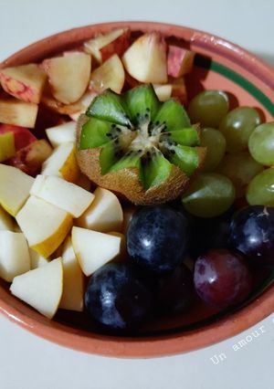 Une photo de Salade de fruits 🥣🍇🍑🍐🥝