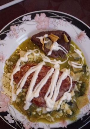Una foto de Chilaquiles Montados