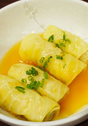 A picture of Japanese Cabbage Rolls ロールキャベツ.