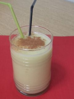 Una foto de Batido saludable, melón y manzana