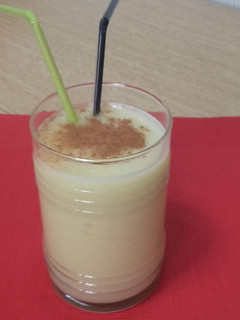 Una foto de Batido saludable, melón y manzana